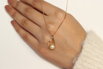 Lords Jewels 18KT Swaying Pearl Gold Pendant