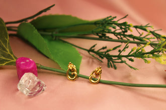 Tingling Gold Earring